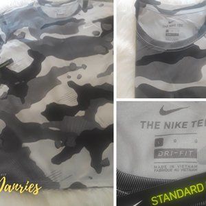 Nike Training Dry-Fit Camo T-Shirt Large